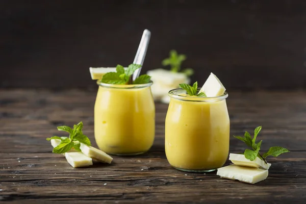 Sweet mousse with white chocolate — Stock Photo, Image