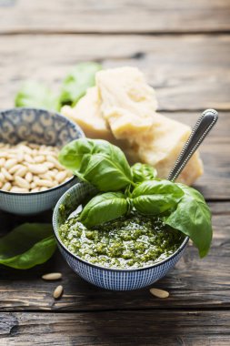 Tipik İtalyan pesto