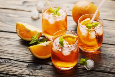Aperol Spritz portakal ile