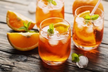 Aperol Spritz portakal ile