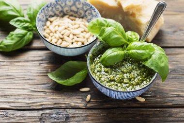 Tipik İtalyan pesto