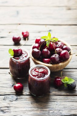 ev yapımı Vişne Reçeli