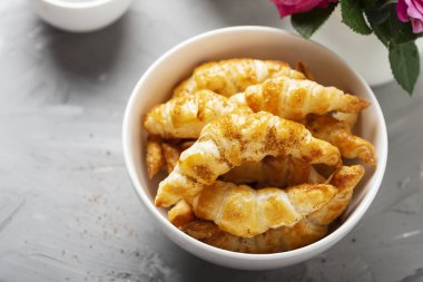 kafeespresso ve mini kruvasan