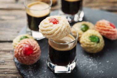 Badem ile geleneksel İtalyan yemekleri