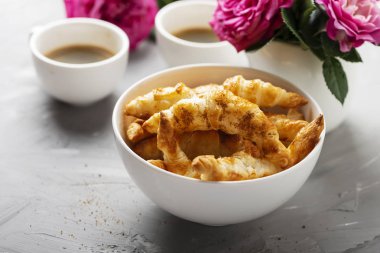 kafeespresso ve mini kruvasan