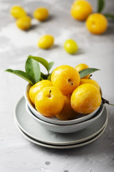 Yellow sweet plums — Stock Photo, Image