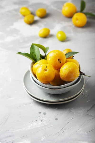 Yellow sweet plums — Stock Photo, Image