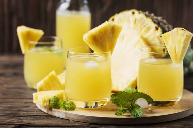 Taze yaz ananas suyu