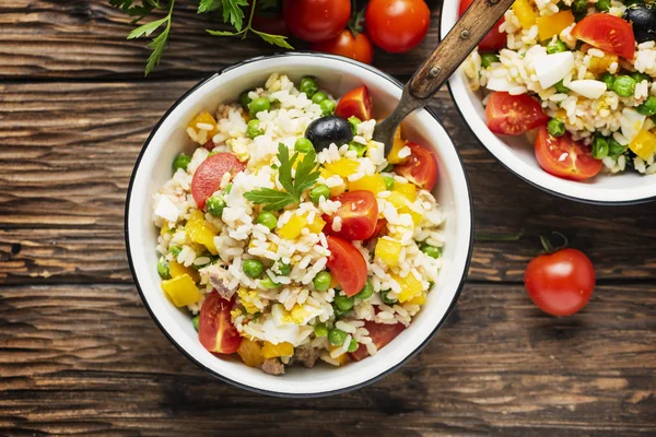 Insalata estiva fredda con riso — Foto Stock