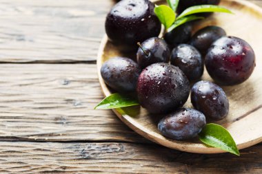 Tatlı kırmızı Erik