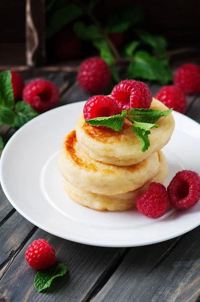 Hüttenkäse Pfannkuchen Hausgemachte Traditionelle Ukrainische Und Russische Syrniki Selektiver Fokus — Stockfoto