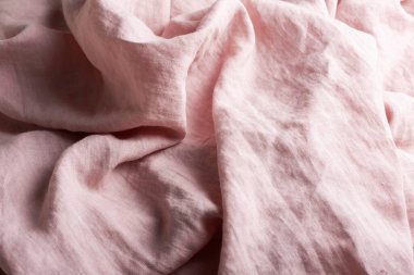 Pembe keten kumaşlı dikiş konsepti, seçici odaklanma