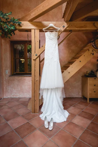 Vestido Novia Blanco Una Percha — Foto de Stock