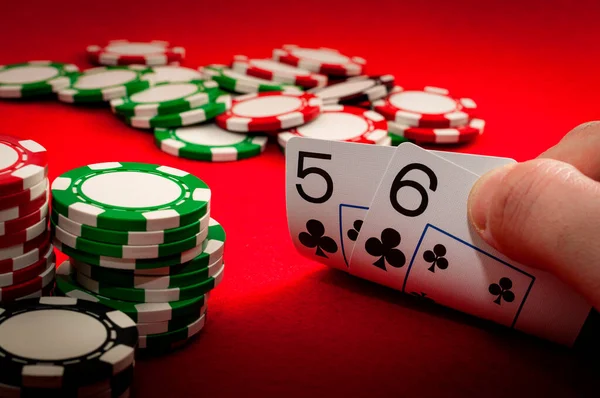 Hand Holding Five Six Suited Clubs Poker Table Surrounded Casino — Stock Photo, Image