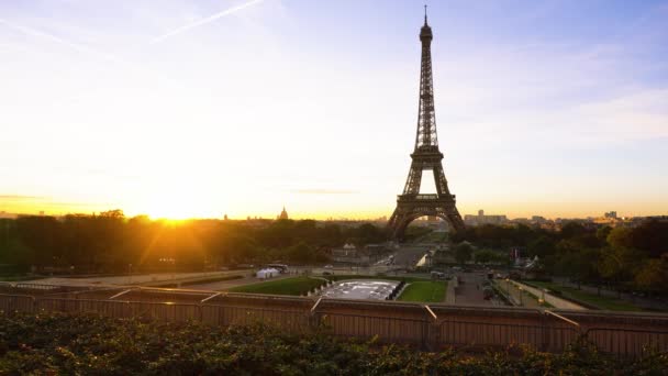 Eiffeltour en vanuit Trocadero, Parijs — Stockvideo