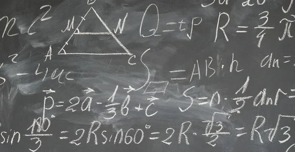 Formuł matematycznych na czarny deska — Zdjęcie stockowe