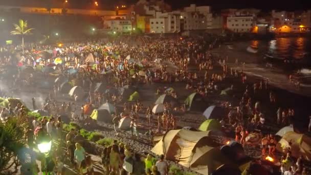 Natt av San Juan i Puerto de la Cruz, Spanien — Stockvideo