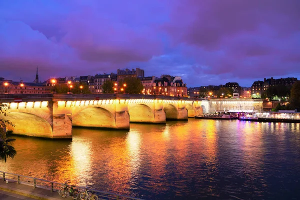 Pont neuf, paris, Frankrijk — Stockfoto