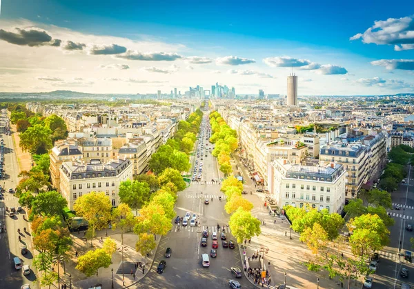 Небесная линия Парижа, Франция — стоковое фото