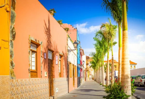 Rua velha em Puerto de la Cruz, Espanha — Fotografia de Stock