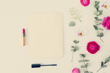 Çiçeklerin düz konumu