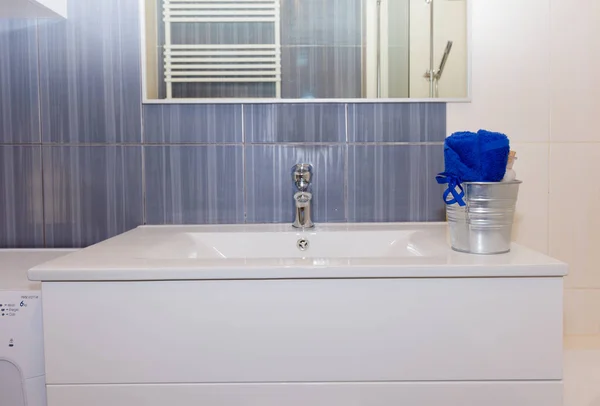 Детали современной ванной комнаты — стоковое фото