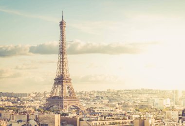 Eyfel turu ve Paris şehir manzarası