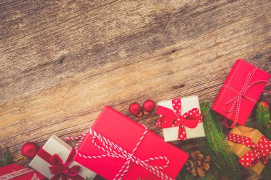 Noel hediyesi vermek