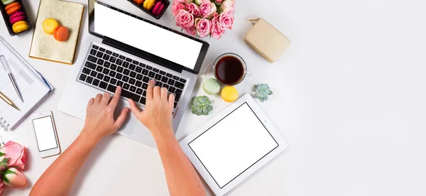 Spazio di lavoro femminile, vista dall'alto — Foto Stock