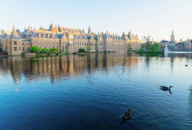 Binnenhof - Hollanda Parlamentosu, Hollanda