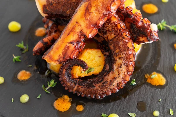 Plato de pulpo cocido — Foto de Stock