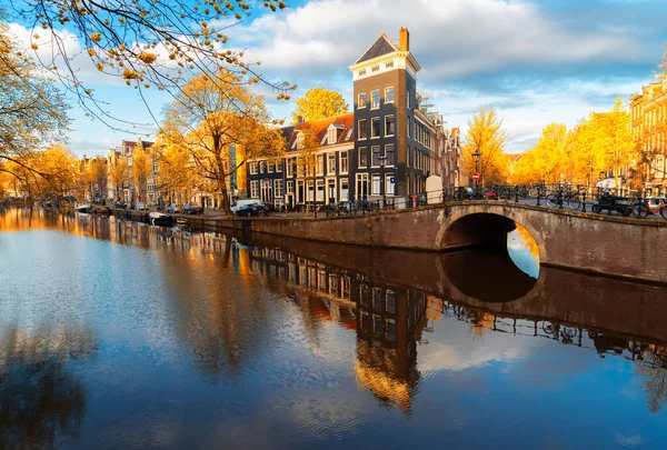 Huizen van Amstardam, Nederland — Stockfoto