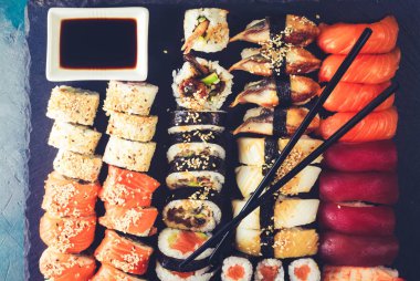 Japon suşi tabağı.