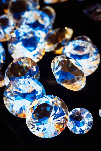 Diamantes em preto — Fotografia de Stock