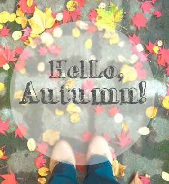 Birileri bacaklar sonbahar yolda