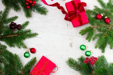 Noel hediyesi vermek