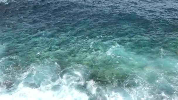 Acqua e rocce dell'oceano Atlantico — Video Stock