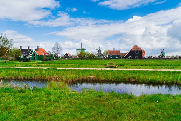 Hollanda rüzgar değirmenleri — Stok fotoğraf