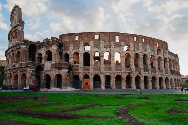 Colosseum at sunset in Rome, Italy — Stock Photo, Image