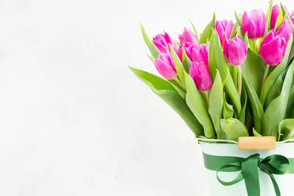 Tulipas frescas cor de rosa — Fotografia de Stock