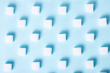 Mavi arkaplanda şeker