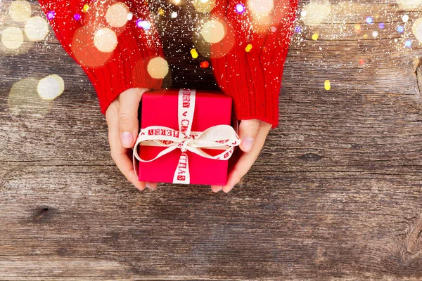 Regalo di Natale dando — Foto Stock