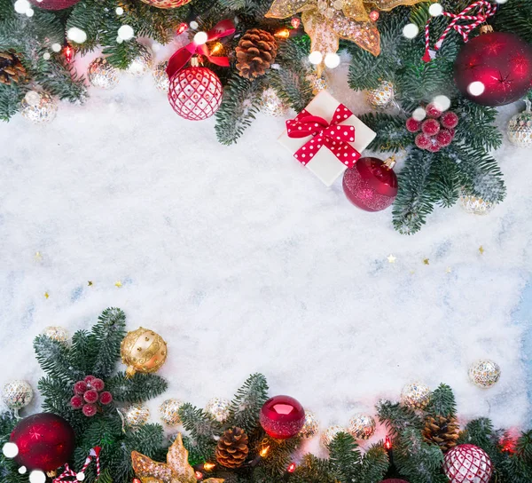 Weihnachtsszene mit Schnee — Stockfoto