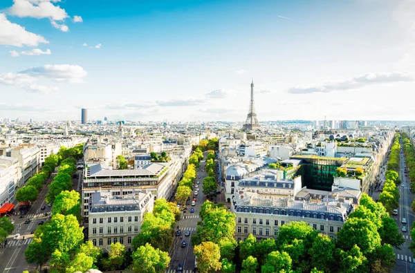 Eiffeltour und Pariser Stadtbild — Stockfoto