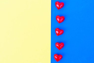 Sevgililer günü düz yatıyordu sahne