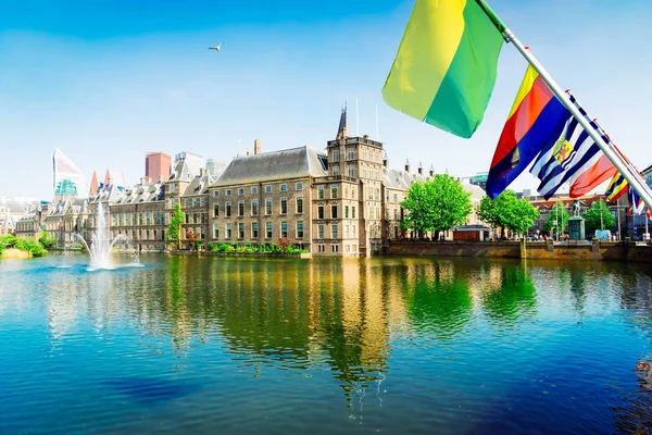 Binnenhof - nizozemský parlament, Holandsko — Stock fotografie