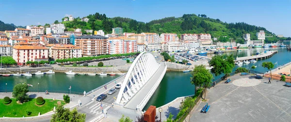 Ciudad y puerto de Ondarroa — Foto de Stock