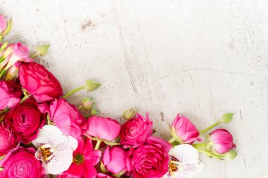 Çiçeklerin düz konumu