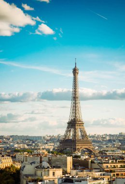 Eyfel turu ve Paris şehir manzarası