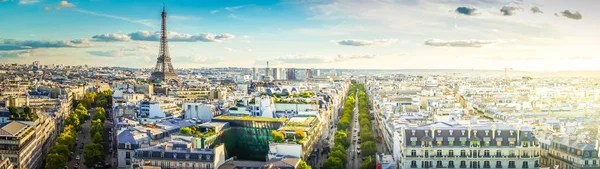 Tour eiffel y paisaje urbano de París — Foto de Stock